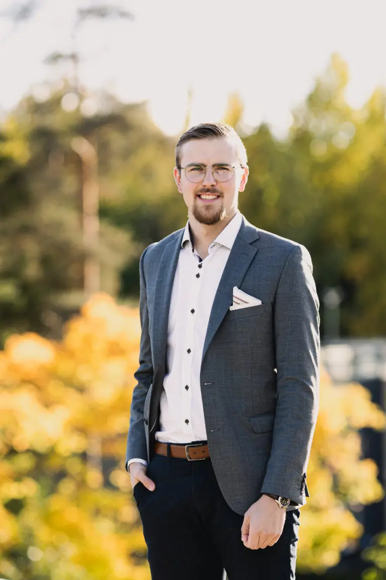 Joona Paija on Tamperelainen Kokoomusta edustava poliitikko, joka on ehdolla kuntavaaleissa Urjalassa ja aluevaaleissa Pirkanmaalla