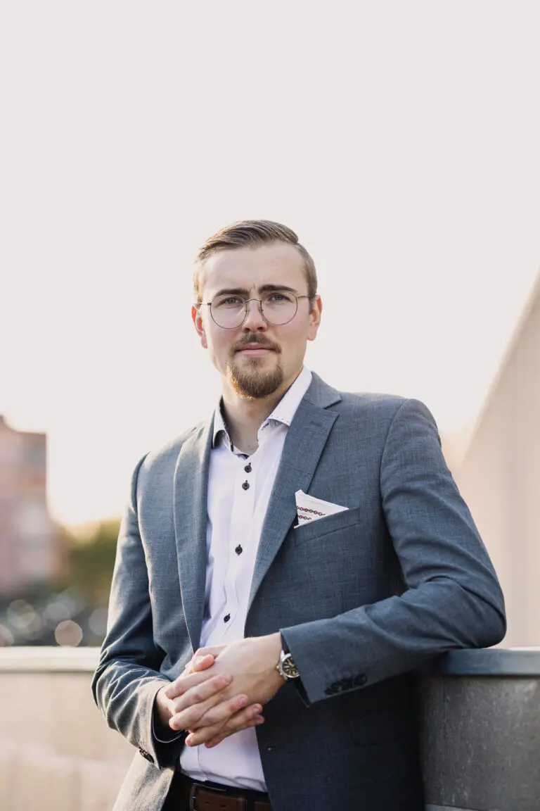 Joona Paija on Tamperelainen Kokoomusta edustava poliitikko, joka on ehdolla kuntavaaleissa Urjalassa ja aluevaaleissa Pirkanmaalla