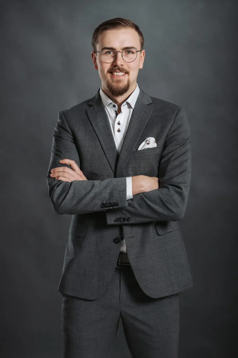 Joona Paija on Tamperelainen Kokoomusta edustava poliitikko, joka on ehdolla kuntavaaleissa Urjalassa ja aluevaaleissa Pirkanmaalla